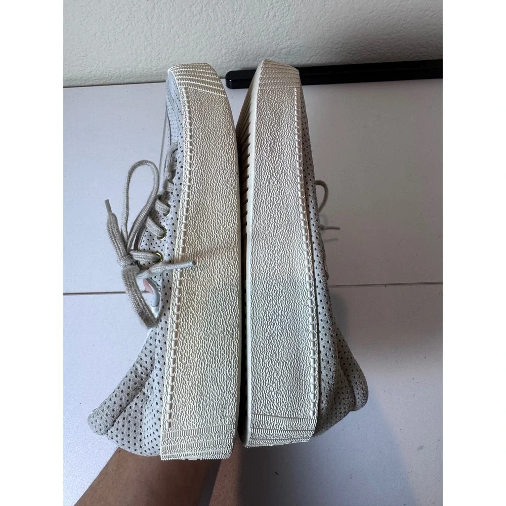 Tretorn Nylite Bold Perforated Suede Platform Sneakers‎ Size 8.5 Minimalist